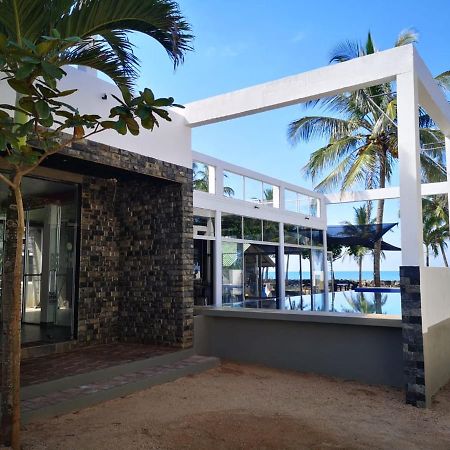 Saara Beach Hotel Marawila Exterior photo