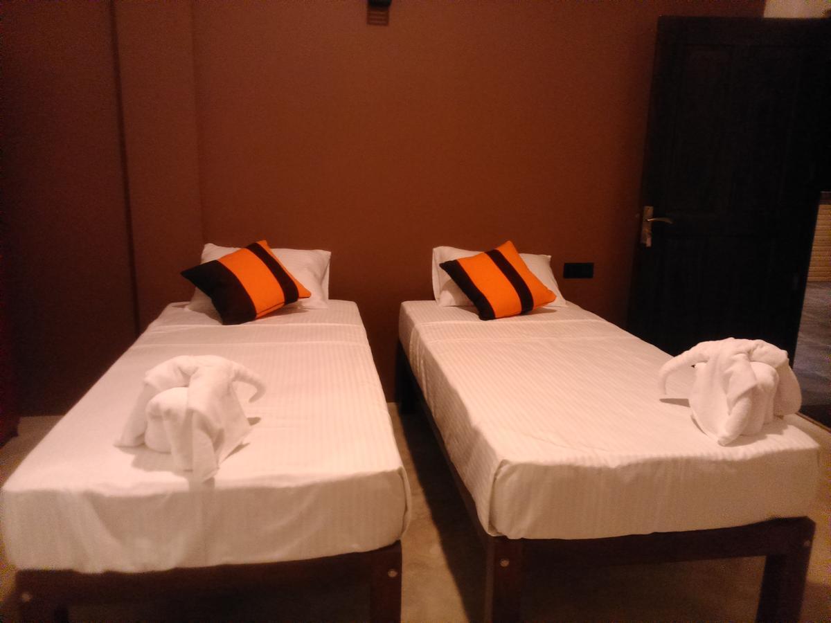 Saara Beach Hotel Marawila Exterior photo