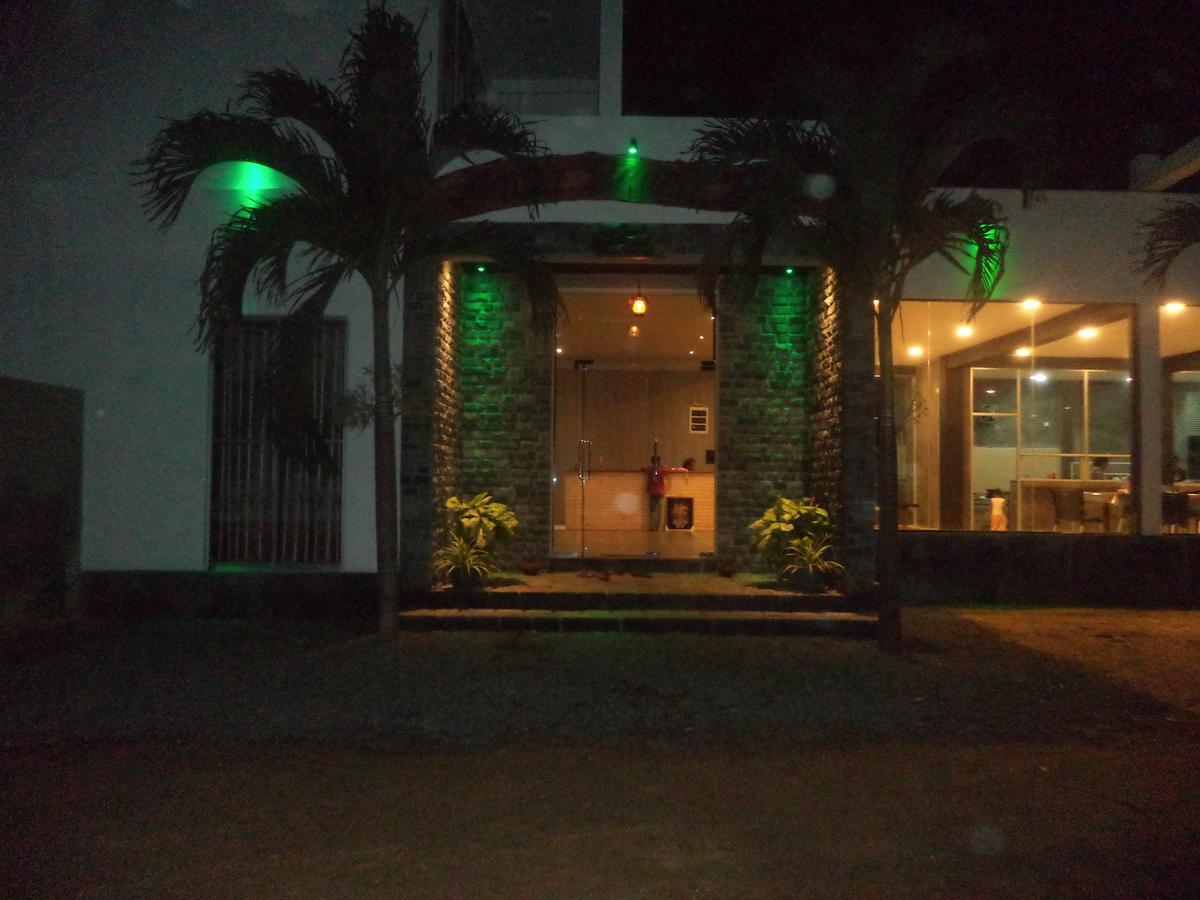 Saara Beach Hotel Marawila Exterior photo