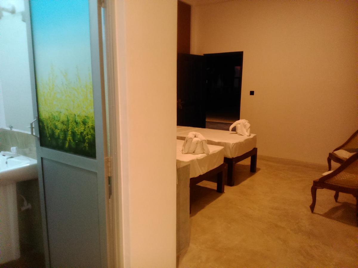Saara Beach Hotel Marawila Exterior photo