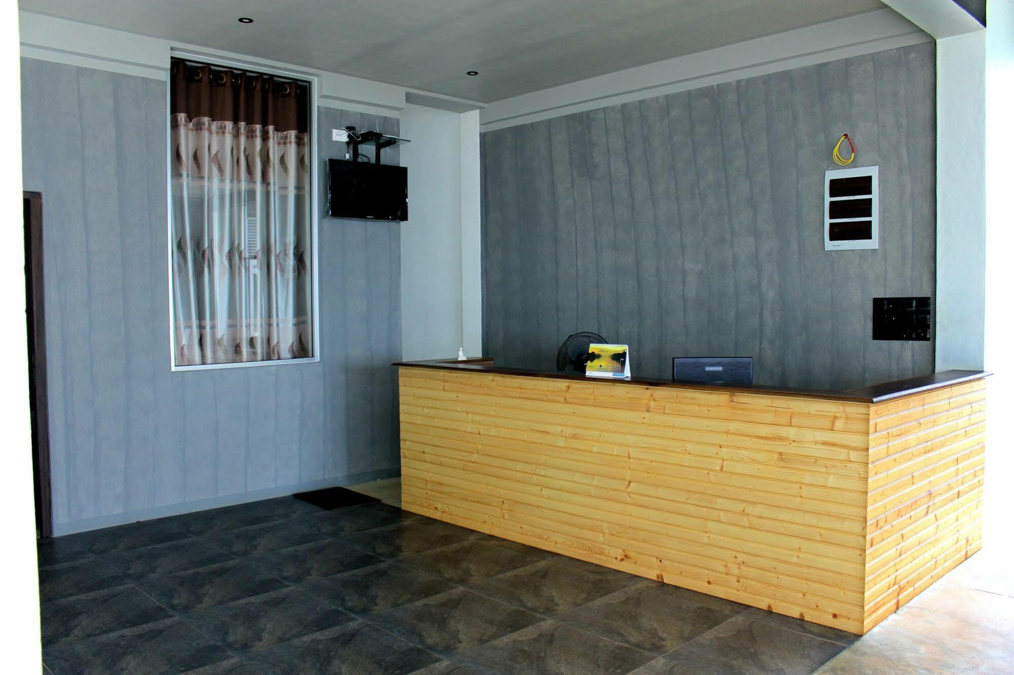 Saara Beach Hotel Marawila Exterior photo